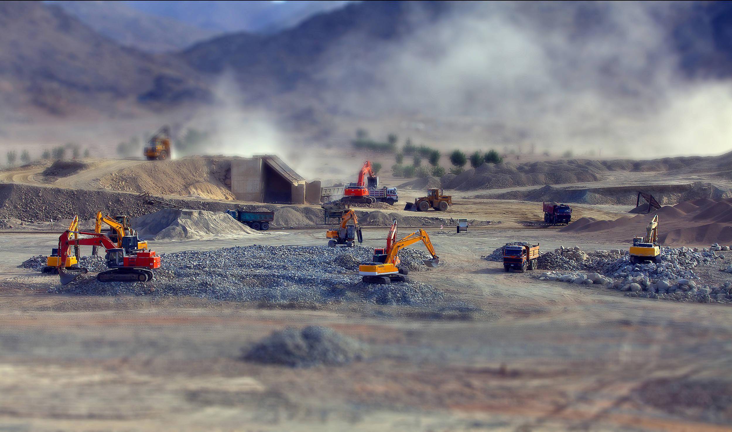 大賺157億,紫金礦業(yè)的危與機(jī)_收入_礦產(chǎn)_資源